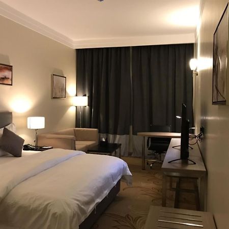 Ion Hotel Αλ Κομπάρ Εξωτερικό φωτογραφία